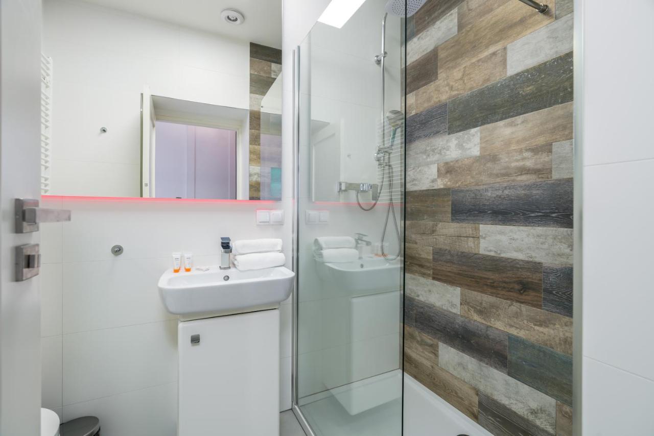 Modish Studio Poznan Old Town By Noclegi Renters Bagian luar foto